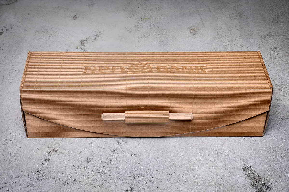 Wino z personalizowaną etykietą na event firmowy